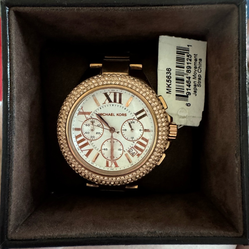 Stunning Michael Kors Rose Gold Chronograph Watch with Crystal Bezel - Picture 2 of 3